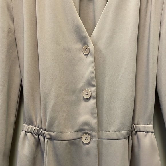 Babaton long sleeve dress with elastic waist and side pockets - Picture 3 of 6